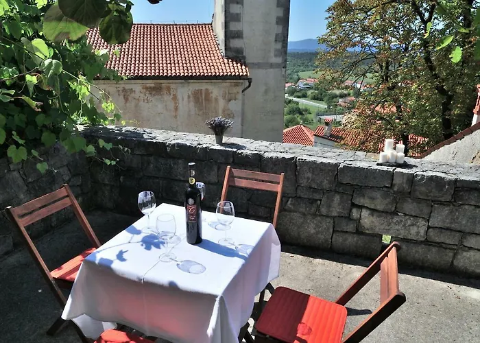 Blackbird House Historic Center * Štanjel